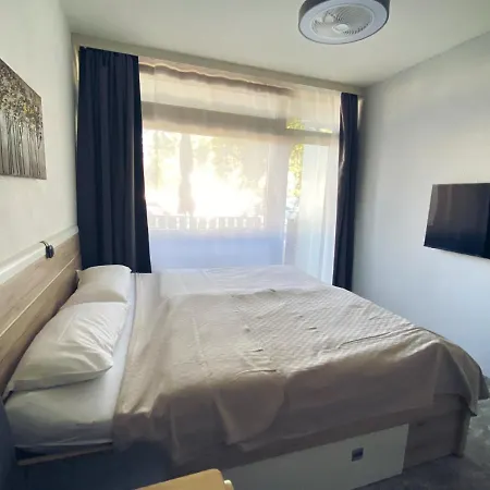 20qm Mit Balkon Und Innenpool - 22031 아파트