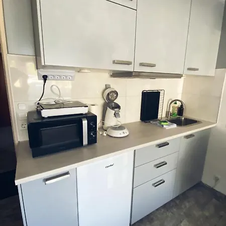 아파트 20qm Mit Balkon Und Innenpool - 22031 *